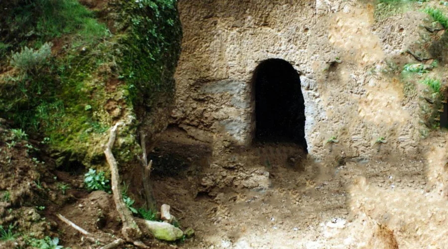 Cueva en el cerro de San Juan
